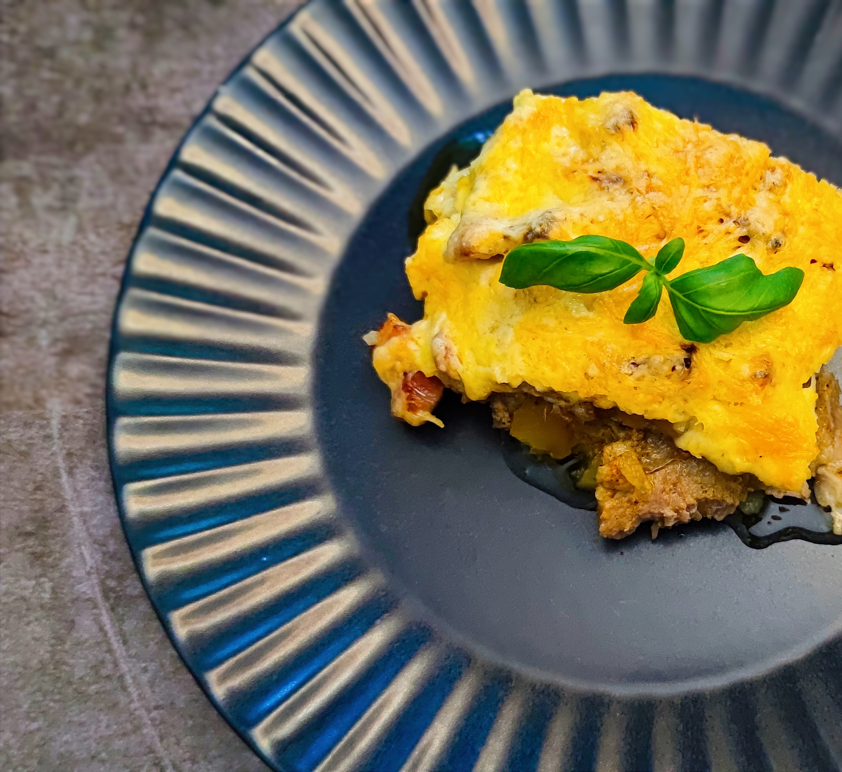 Nyári "Zsivány"  Tarja Zöldségágyon, Sajtos- Szalonnás Koronával recept fotó