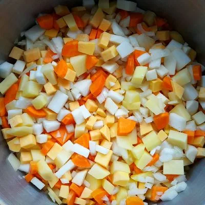 Krémleves gumós és gyökérzöldségekből 👌 – 1. lépés