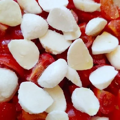 Koktél paradicsom - mozzarella saláta 🍅🥗 – 1. lépés