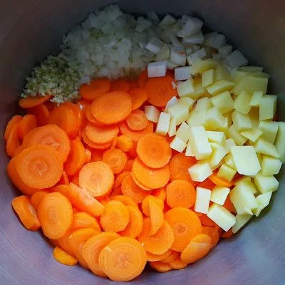 Sárgarépa krémleves medici módra Erős Pistás csipetkével 🇭🇺👌 – 1. lépés