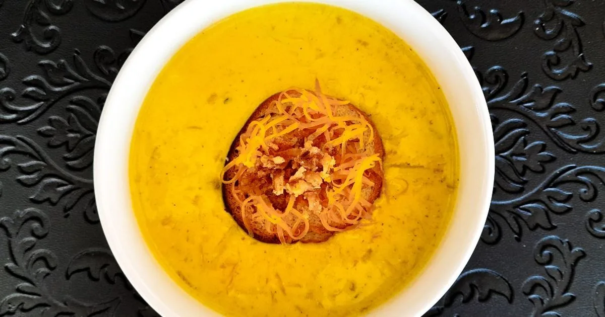 Sajtos-currys hagymaleves 🧀🧅👌 recept fotó
