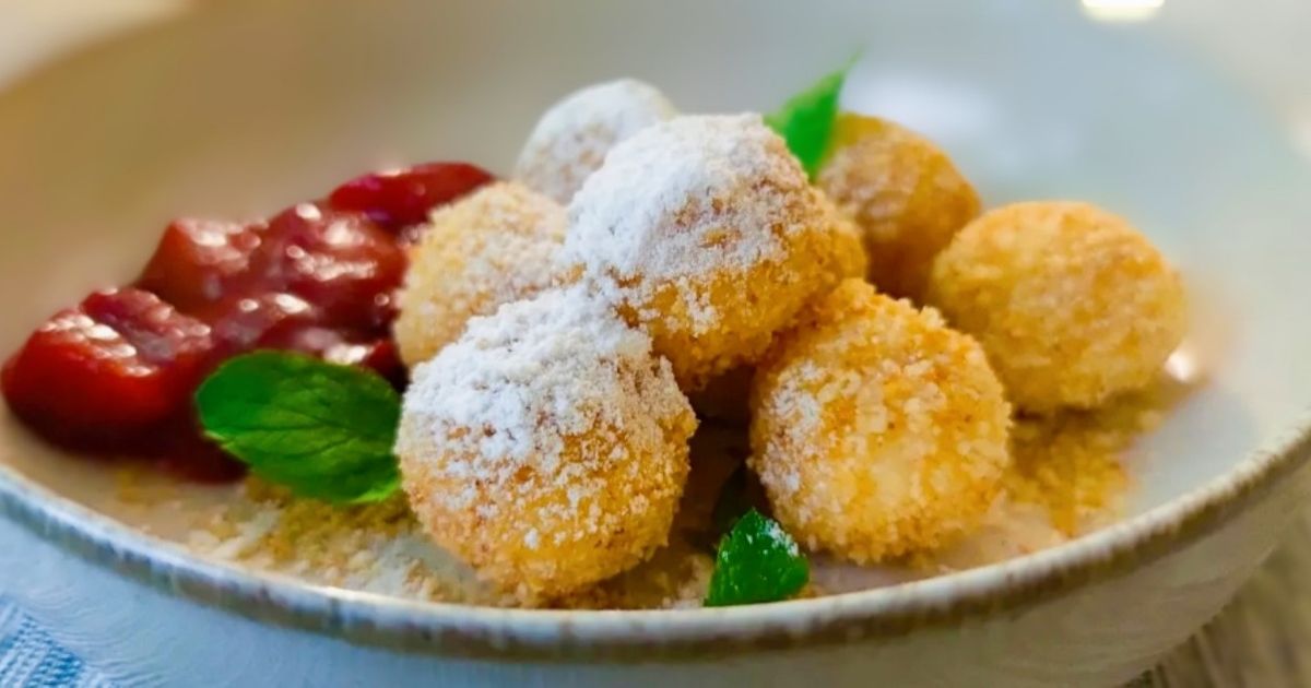 Túrós golyó - szilvaraguval recept fotó