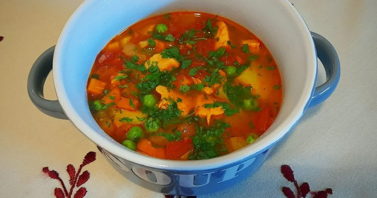 Alföldi csirkegulyás zöldborsóval 🇭🇺 👌 recept fotó