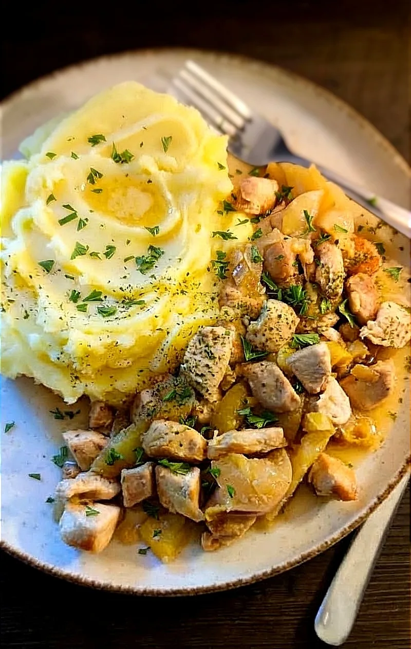 Almás–mustáros csirkefalatok serpenyőben – 5. lépés