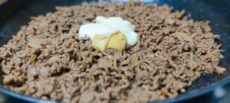 Cheeseburger kifli – Mónika módra – 2. lépés