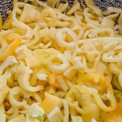 Tojásos lecsó ahogyan Peti készíti – 2. lépés