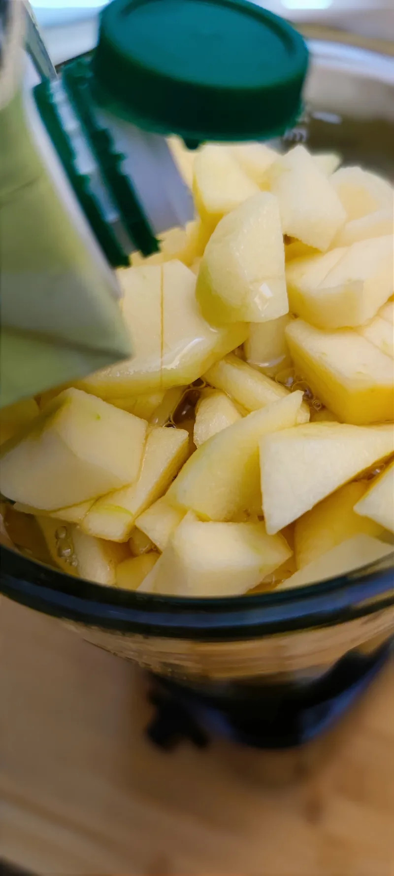 Kiwi–zöldalma frissítő – Mónika módra – 2. lépés