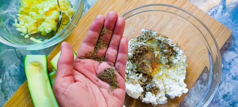 Mónika-féle Mediterrán Cukkinihajók – 2. lépés