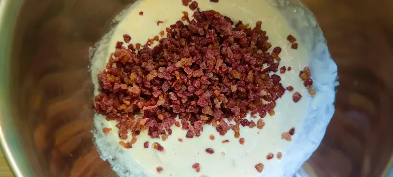 Tejfölös-baconös sajtos melegszendvics – 2. lépés