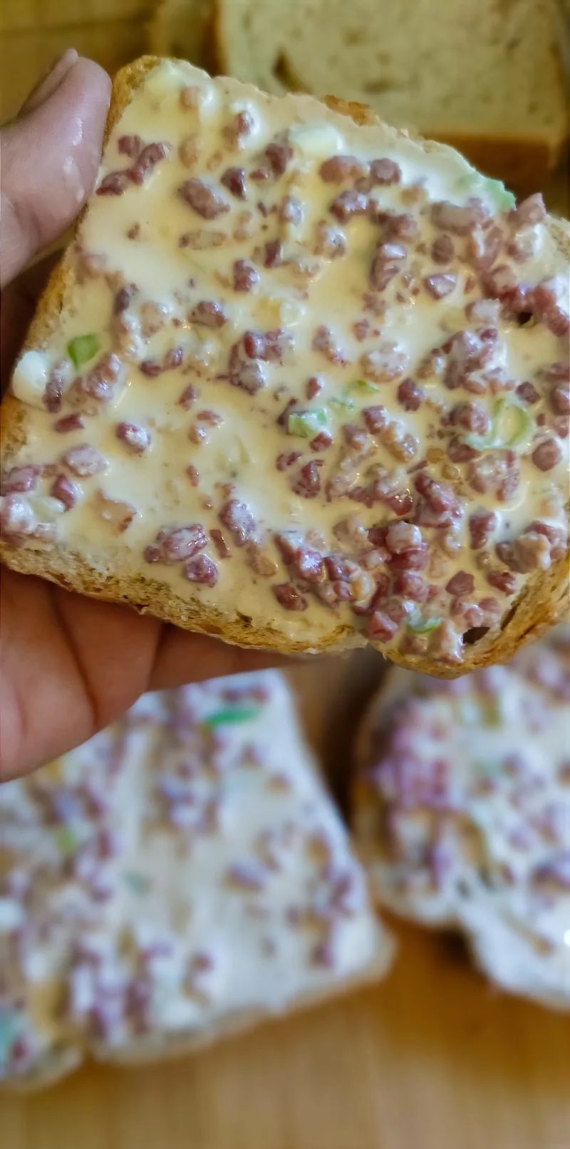 Tejfölös-baconös sajtos melegszendvics – 3. lépés